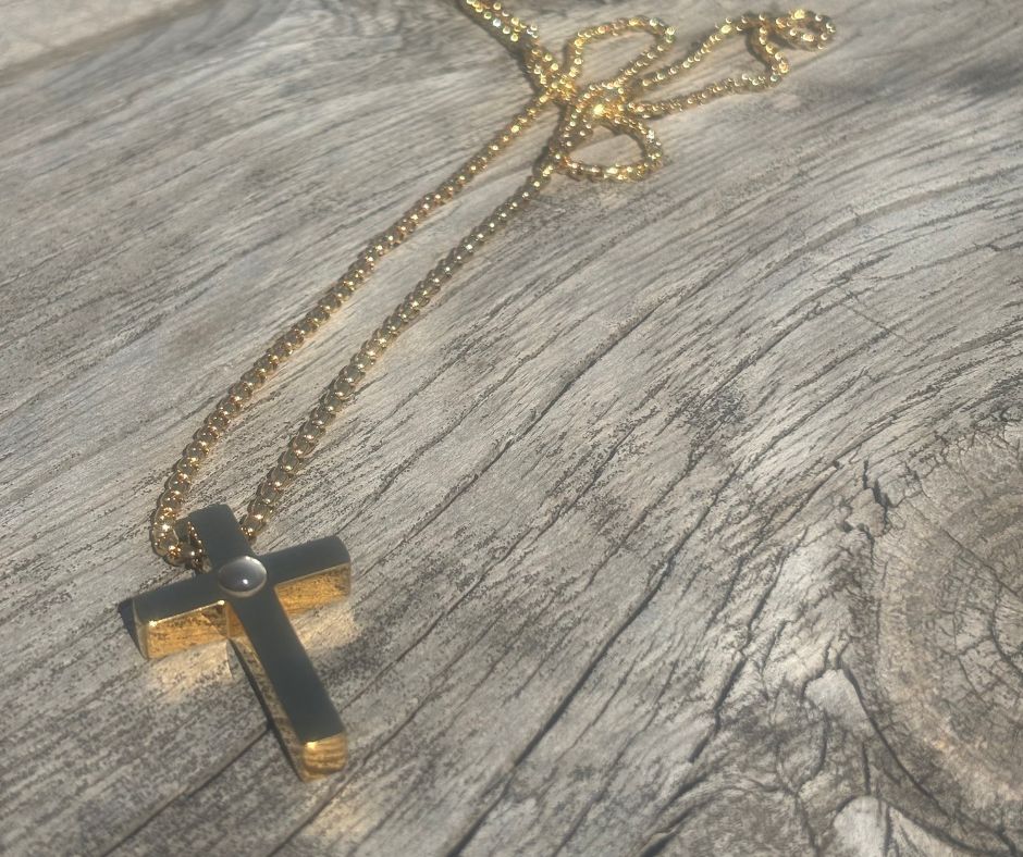 Look Unto Jesus Cross Projection Necklace